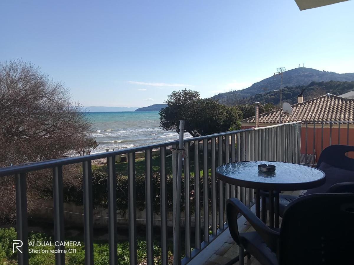 Dimitris Apartments Messongi Meszongí Kültér fotó